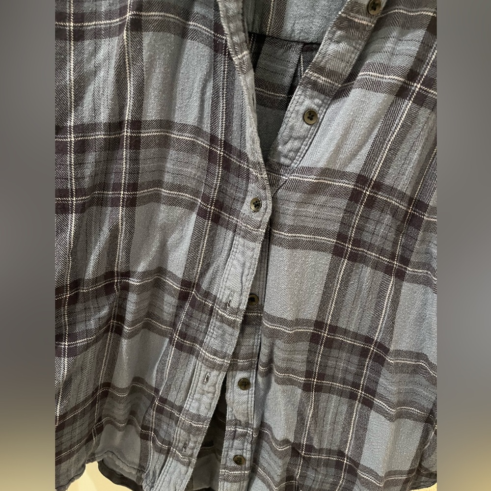 Splendid button down - Picture 2 of 4